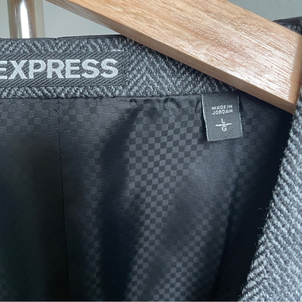 Express Men's Charcoal Gray Herringbone Dress Vest Wool Blend Large Wedding - Picture 2 of 9